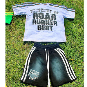 Vente en gros Ensemble de t-shirts décontractés en coton unisexe personnalisés Bandes réfléchissantes à capuche Ensembles de jogging short de sueur Polyester - Product Image 5