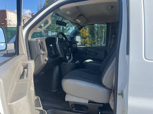 CHEVROLET EXPRESS CARGO 2500 RWD 2024 D'OCCASION, CONDUITE À GAUCHE/DROITE - Product Image 4
