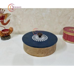 Casseroles Roti envoyées à la main de luxe boîte Chapati en bois Durable avec couvercle de cuisine imprimé servir Ware forme ronde fournitures faites à la main - Product Image 5