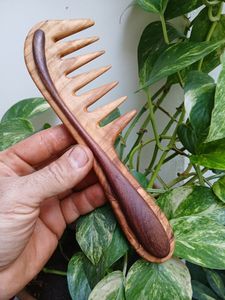 Peine de pelo con mango de madera hecho a mano IMPACT para uso en Salón de la India, peine de madera al por mayor para uso comercial en venta en - Product Image 3