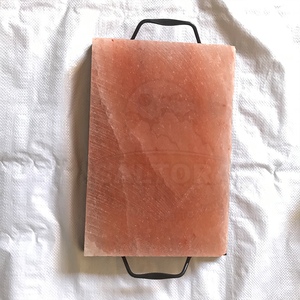 Pared de ladrillo de sal del Himalaya con logotipo personalizado de Pakistán Azulejos de sal natural para centros de bienestar y spas de Pakistán - Product Image 2