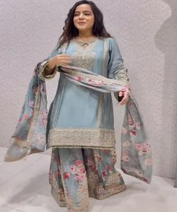 NOUVEAU FIL DE SOIE CHINON ATTRACTIF ET SEQUENCE TRAVAIL TOP PALAZZO AVEC DUPATTA PARTY WEAR PRIX DE GROS VÊTEMENT ETHNIQUE ORANGE - Product Image 3