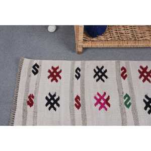 Alfombra Turca Vintage de 1.7x3.5 pies, Alfombra Pequeña, Alfombra Blanca con Diseño Floral Kilim - Product Image 4