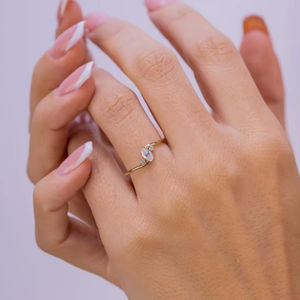 Anillo minimalista de tres piedras de diamante de corte ovalado cultivado en laboratorio, anillo de fiesta de compromiso fino de oro de 14 quilates para regalo de novia, aniversario - Product Image 6