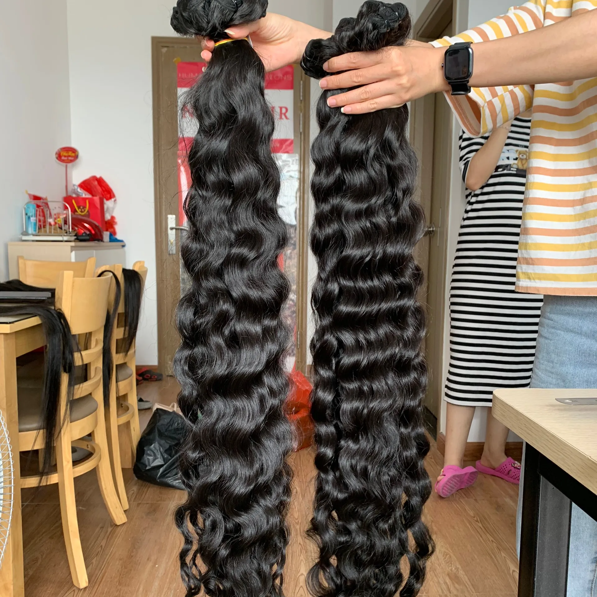 Versand bereit Kambodscha nisches Haar Curly Tape Bundle Verschluss Großhandel Ein Spender Unverarbeitete Raw Vietnamese Hair Exports Factory