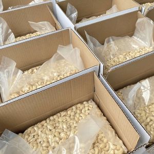 Factory Directly Cashew <b>Nut</b> Kernels Cashew <b>Nuts</b> W240 Cashew <b>Nut</b> Ww180 With Custom Packaging - Product Image 1