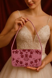 Sac à bandoulière brodé de perles roses de style bohème de qualité export pour l'été, la plage et les vacances, disponible au meilleur prix - Product Image 4