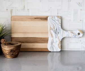 Planche à découper en bois et résine époxy de vente chaude avec du bois d'acacia de rivière en résine de cristal bleu - Product Image 2