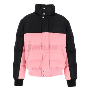 เสื้อแจ็คเก็ตพัฟเฟอร์ผู้ชายคุณภาพสูง OEM สวมใส่สบาย ดีไซน์ทันสมัย สไตล์ไฮสตรีท สำหรับฤดูหนาว พร้อมลายพิมพ์บนแถบผ้า - Product Image 4