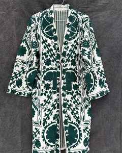 Chaqueta Larga Suzani de Algodón, Chaqueta de Diseño para Mujer, Hermoso Diseño - Product Image 2
