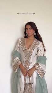 Fournisseur en gros de robes Anarkali en soie naturelle brodée moderne, à séchage rapide, longueur au sol, coupe ample, avec dupatta pour les fêtes, les mariages, Diwali - Product Image 5