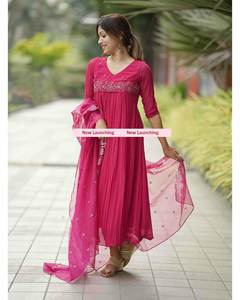 Costume adulte Salwar Kameez en fausse georgette lourde à feuilles persistantes pour femmes 2024 Surat Online Mart - Product Image 4