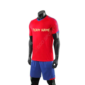 Conjunto de ropa de fútbol por sublimación personalizada al por mayor, uniformes de equipos de fútbol, modelos de camisetas de fútbol, conjunto de camisetas de clubes de fútbol para jóvenes - Product Image 3