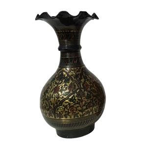 Florero de latón de alta calidad con grabado dorado y acabado de pintura negra para Decoración de mesa, florero de vajilla - Product Image 2