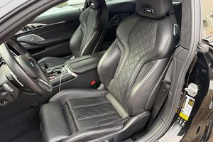 BMW M8 Coupé 2020 Usado en Excelentes Condiciones, 21600 Millas, Motor V8 Twin-Turbo de 600 hp, Tracción en las Cuatro Ruedas, Equipamiento de Alta Gama - Product Image 4