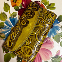 Nouvelle Pochette Élégante et Attrayante en Cuir Véritable Multicolore avec Motif Floral Gaufré pour Soirées et Usage Quotidien
