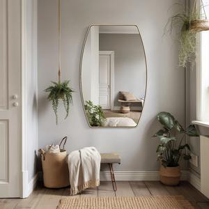 Miroir contemporain en laiton en forme de bouclier, à suspendre verticalement, cadre en métal, décoration bohème pour la maison, grand miroir d'accent doré, unique et effilé - Product Image 6