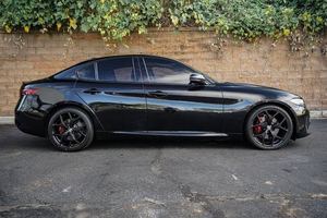 ใช้แล้ว lhd/rhd 2020 Alfa Romeo Giulia RWD - Product Image 2