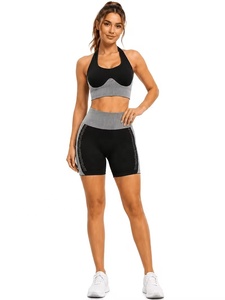 Conjunto Deportivo de Yoga con Top Deportivo Negro a Rayas y Pantalones Cortos de Cintura Alta, Transpirable, con Detalles en Malla en Contraste, Sin Costuras - Product Image 2