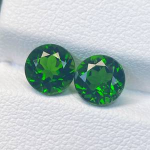 Impecable corte redondo facetado 100% diópsido de cromo Natural suelto genuino calibrado tamaño piedra preciosa para la fabricación de joyas uso OEM a granel - Product Image 1