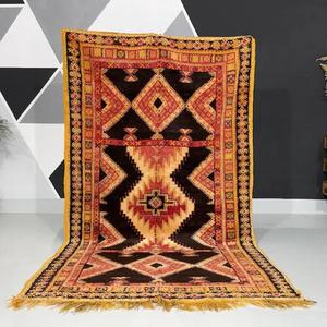 Tapis marocains authentiques faits à la main en laine, motifs berbères traditionnels, styles vintage et modernes pour la décoration intérieure - Product Image 1