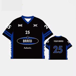 T-shirts à col en V 100% en polyester pour hommes personnalisés | Vêtements de sport de style de rue imprimés par sublimation avec motif coupe ample - Product Image 3