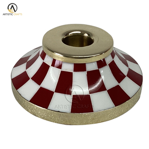 Checker Design Porte-bougie en résine et bois Décor à la maison Bougeoir de Noël Fabriqué en Inde - Product Image 1