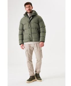 OEM เสื้อโค้ทบุนวมสำหรับผู้ชายแจ็คเก็ตทรงพองมีฮู้ดซิปเต็มรูปแบบสีทึบแจ็คเก็ตปักกระเป๋าข้าง - Product Image 5