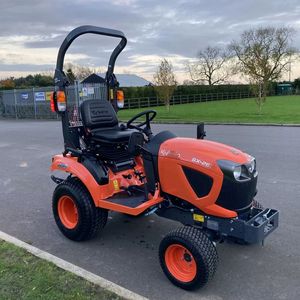 Kubota G261 <b>ride</b>-<b>on</b> lawn mower 4x4 Kubota Tractors Agriculture Mini Garden Tractor for Sale - Product Image 3