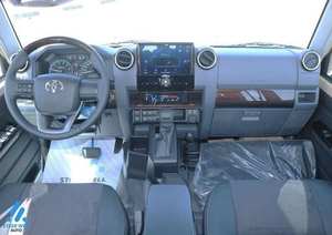 Toyota Land Cruiser 79 LX USADO - Product Image 3