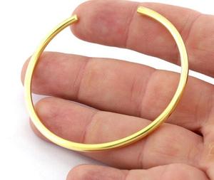 Conjunto de Joyería para Mujer, Alta Calidad, Cobre, Tres Brazaletes Apilables, Chapado en Oro de 18K - Product Image 1