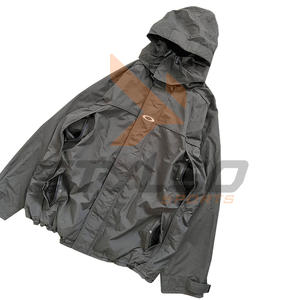 Personnaliser le style et la conception Streetwear Polyester Softshell imperméable Sports de plein air course coupe-vent veste de pluie pour hommes - Product Image 3
