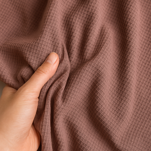 Les t-shirts anti-humidité sont conçus pour les voyages, l'extérieur et le fitness. - Product Image 1