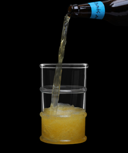 Tasse à bière en verre borosilicaté soufflé à la main en forme de baril sans poignée pour cadeaux d'affaires - Product Image 2