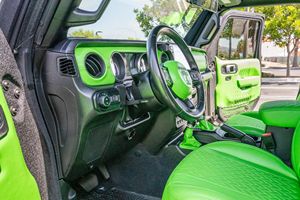 2022 จี๊ป แกลดิเอเตอร์ อะพอคาลิปส์ เฮลไฟร์ 6x6 น้ำมันเบนซิน ไมล์น้อย - Product Image 4