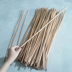 Découvrez l'art de la précision avec notre fouet en rotin durable et fabriqué avec expertise - Product Image 6