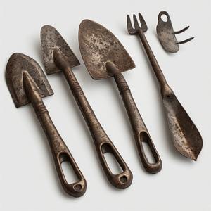 Cortador de hierro único para jardín con acabado de superficie de pátina, detalles artesanales hechos a mano que crean un encanto decorativo rústico para la temporada - Product Image 2