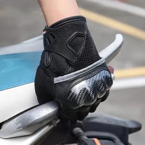 Gants de moto en cuir véritable unisexe avec logo personnalisé, gants de course avec matériaux haut de gamme. - Product Image 4