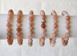 Top Quality Peach Color Moonstone 8mm Round Beaded Bracelet Premium Healing Crystal For Jewelry Fashion Meditation At Bulk Price - Product Image 5