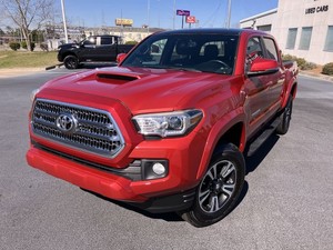 Pick-up Tacoma TRD Pro Noir 4x4 Automatique d'occasion 2020-2026 avec pneus R20, phares LED, sièges en cuir et galerie de toit en aluminium à vendre - Product Image 4