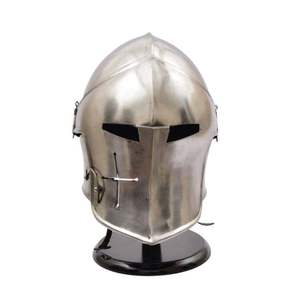 Experimenta la esencia del valor medieval Cascos de Caballero de acero y latón de Estilo Vintage hechos a mano Listo para la batalla Disponible ahora - Product Image 1