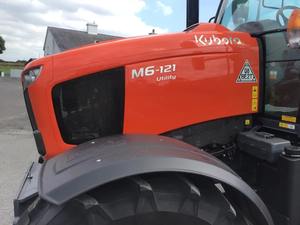 Tractor Agrícola Kubota M6-121 Original de 123 HP |   Tractor Agrícola Diésel 4x4 para Uso Comercial - Product Image 2