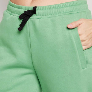 Survêtements d'hiver pour femmes personnalisables à faible MOQ - Couleur unie, légers, pour usage extérieur, vente en gros disponible - Product Image 6