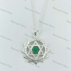 Collar de Plata de Ley 925 Hecho a Mano con Bisel de Corazón, Chakra Anahata, Gema de Aventurina Natural, para Meditación - Product Image 4