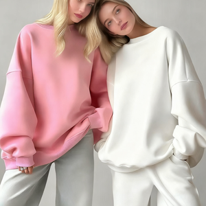 Sweat-shirt à col rond surdimensionné en molleton de coton tricoté thermique décontracté pour femmes, manches chauve-souris, devant - Product Image 5