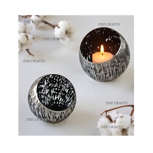 Iron <b>Silver</b> Color <b>Candle</b> <b>Holders</b> Set Of Two Round Shape <b>Candle</b> <b>Holders</b> For Home And Hotel Decoration Use - Product Image 1
