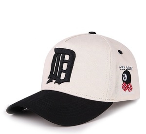 Casquette de camionneur personnalisée de haute qualité 5 panneaux en caoutchouc avec logo Casquette de baseball imperméable découpée au laser avec trou perforé pour le sport - Product Image 1