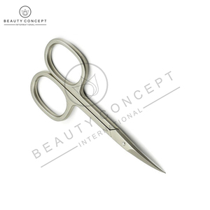 Tijeras para Cutículas de Acero Inoxidable con Hoja Recta para Diestros, Forma Curva, Alta Calidad, Premium, Beauty Concept International - Product Image 4
