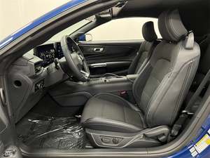 ฟอร์ด มัสแตง อีโคบูสท์ คอนเวอร์ทิเบิล ขับเคลื่อนล้อหลัง รุ่นปี 2024 คุ้มค่าที่สุด เครื่องยนต์ 2.3 ลิตร I-4 เทอร์โบชาร์จ พร้อมเกียร์อัตโนมัติ 10 สปีด - Product Image 5