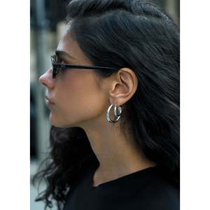 Classic Hoop <b>Earrings</b> Medium <b>Silver</b> 18K Gold Rhodium Gold Trendy Butterfly Pattern for Religious Gifts Featuring Pearls Diamonds - Product Image 2